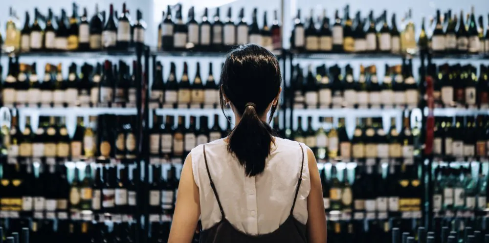 Elegir vino en tienda